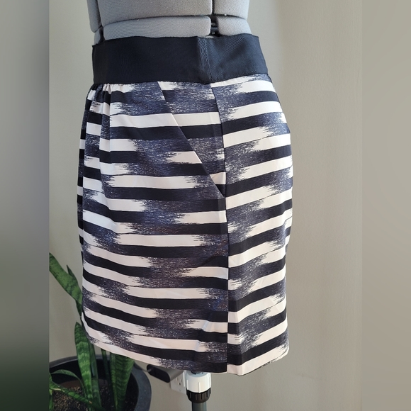 GAP multicolour mini skirt size 2 - Picture 2 of 8